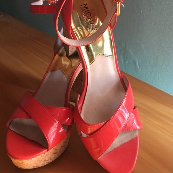 Leo Season Kors - Picture 2 of 3